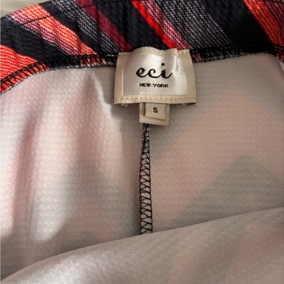 Retro Chevron Patterned Skirt - Salmon and Black - Picture 2 of 6